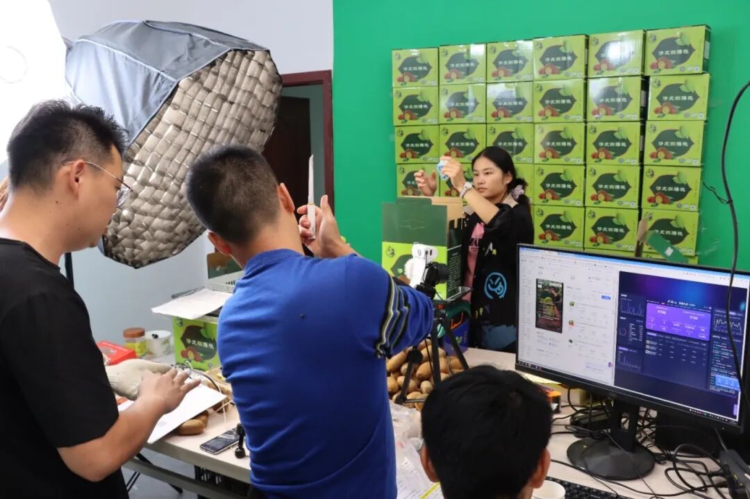 81b7a39afd75c6e8c1a52c741cc53c37.jpg 81b7a39afd75c6e8c1a52c741cc53c37.jpg